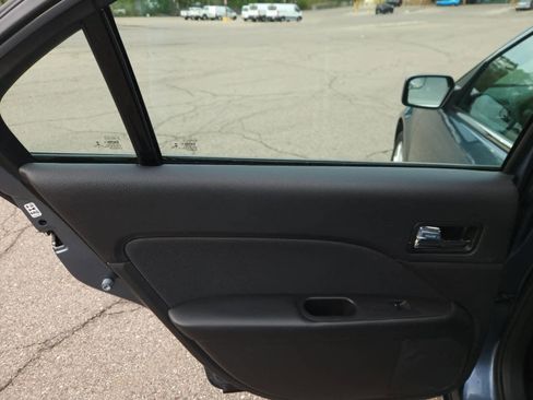 Used 2012 Ford Fusion SE FWD image 12