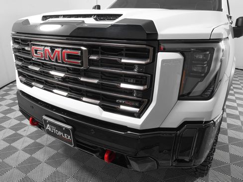 Used 2025 GMC Sierra 2500 AT4X AWD/4WD image 31