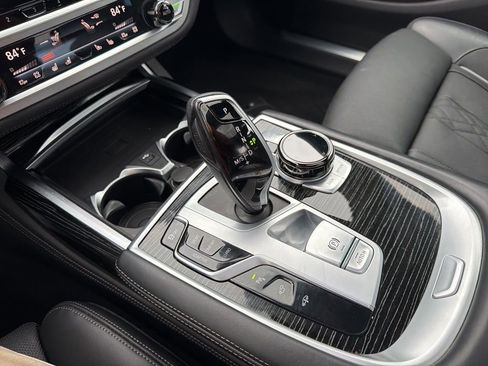 Used 2022 BMW 750i xDrive 750i xDrive w/ Executive Package image 36