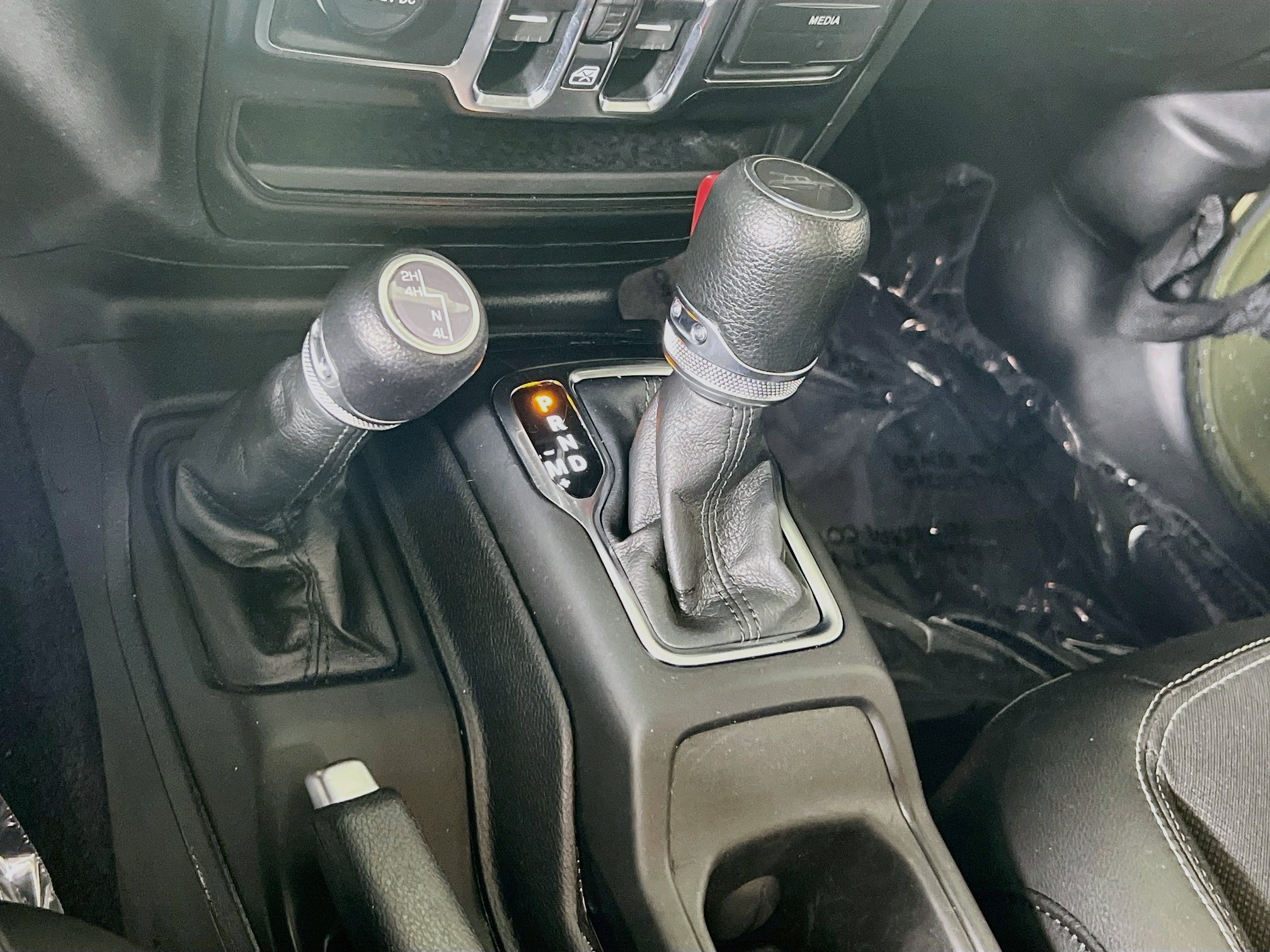 Used 2023 Jeep Gladiator Sport AWD/4WD image 16