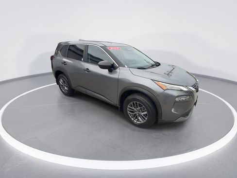 Used 2023 Nissan Rogue S AWD/4WD image 2