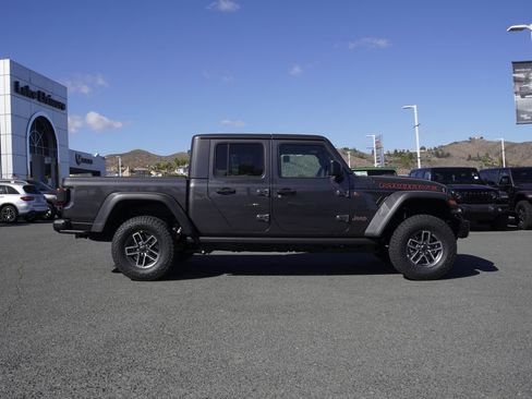 New 2026 Jeep Gladiator Mojave w/ Steel Bumper Group AWD/4WD image 3