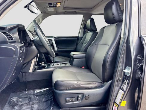 Used 2018 Toyota 4Runner SR5 Premium AWD/4WD image 20