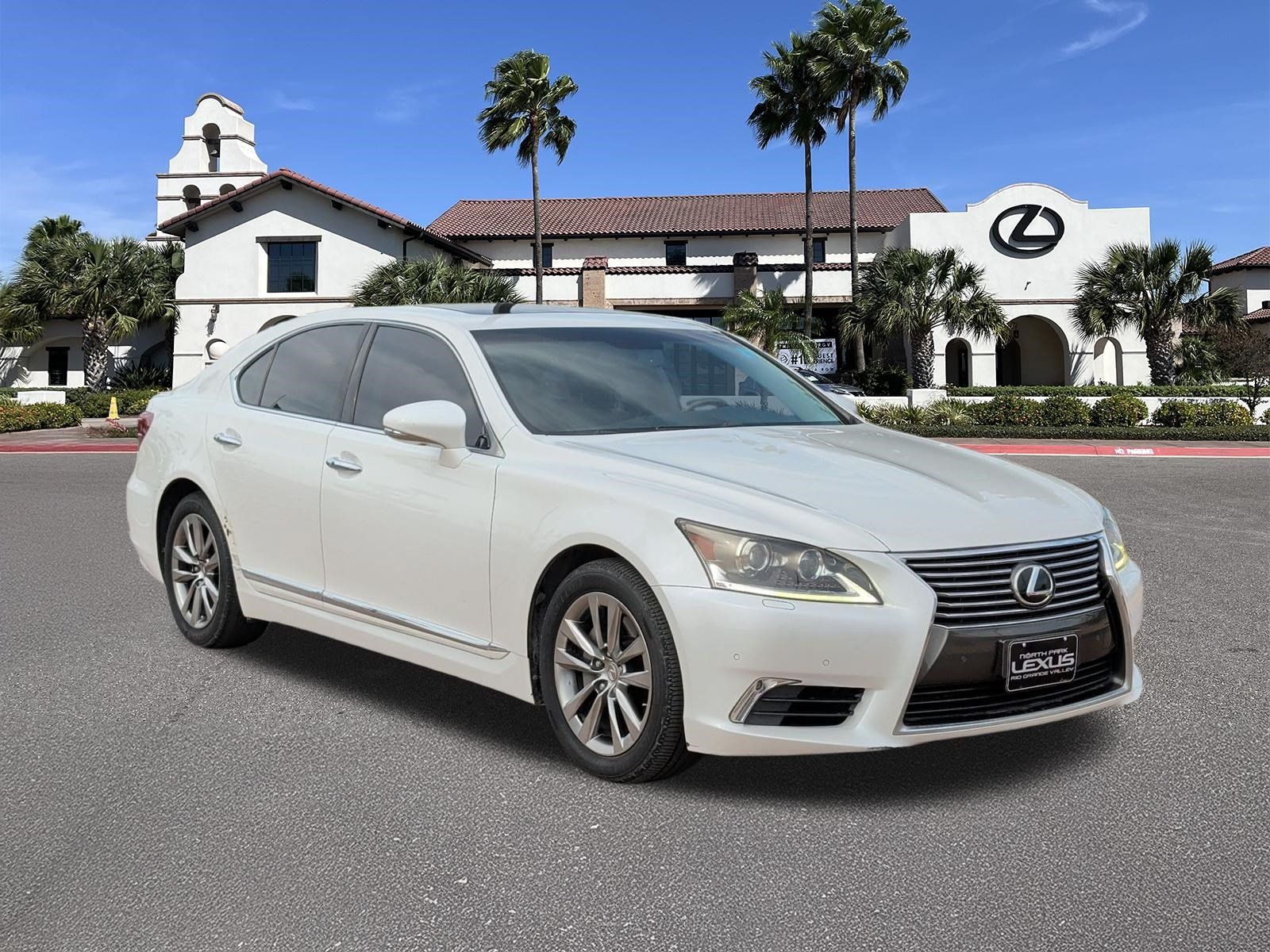 Used 2013 Lexus LS 460 w/ Comfort Pkg RWD image 1