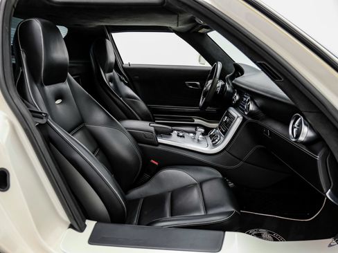 Used 2011 Mercedes-Benz SLS AMG Coupe image 57