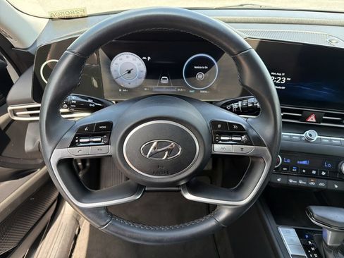 Used 2023 Hyundai Elantra SEL w/ Convenience Package FWD image 23