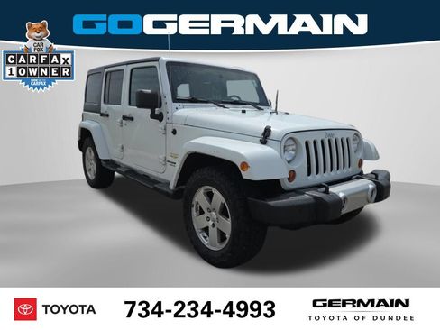 Used 2012 Jeep Wrangler Unlimited Sahara w/ Dual Top Group AWD/4WD image 4