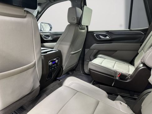 Used 2024 GMC Yukon SLT w/ SLT Premium Package AWD/4WD image 15