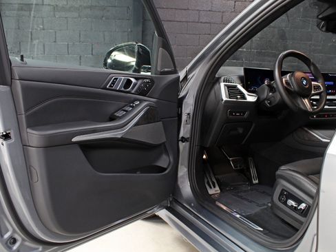 Used 2024 BMW X7 xDrive40i w/ Executive Package AWD/4WD image 27