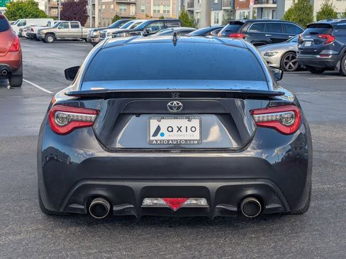 Used 2019 Toyota 86 RWD image 6
