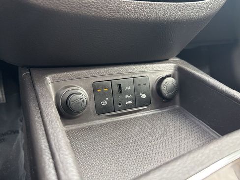 Used 2011 Hyundai Santa Fe Limited image 10