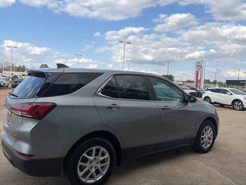 Used 2023 Chevrolet Equinox LT image 4