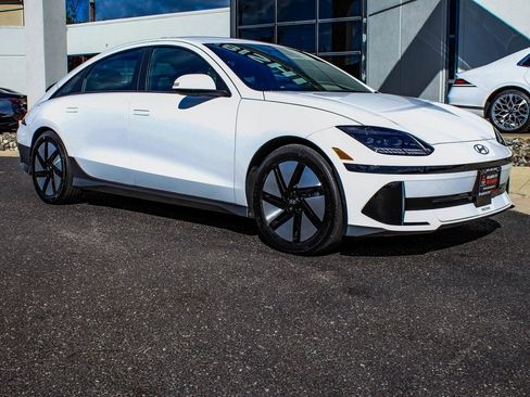 Used 2023 Hyundai Ioniq 6 SE image 3