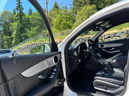 Used 2021 Mercedes-Benz GLC 300 4MATIC image 18