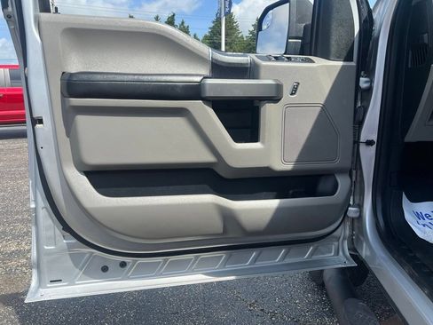 Used 2018 Ford F150 XLT AWD/4WD image 10