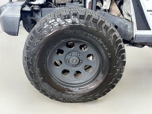 Used 2018 Jeep Wrangler Unlimited Sport w/ Quick Order Package 24W AWD/4WD image 36