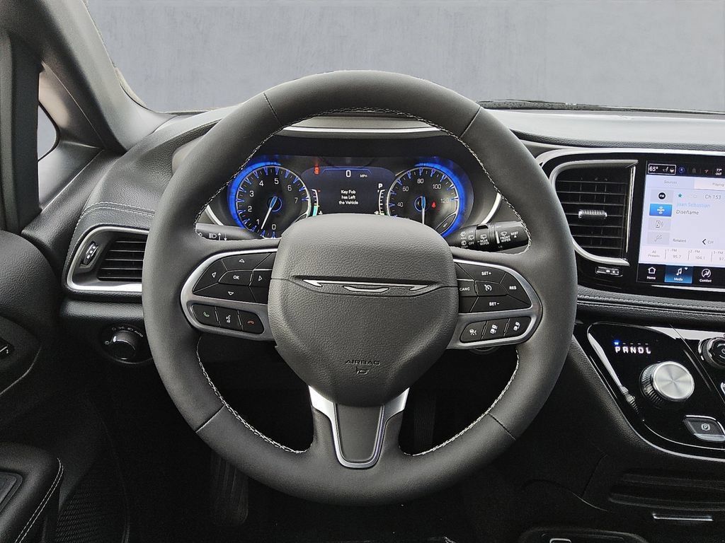 New 2027 Chrysler Pacifica Select w/ Family Tech Group FWD image 12