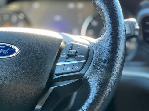 Used 2020 Ford Explorer XLT w/ Class III Trailer Tow Package image 12