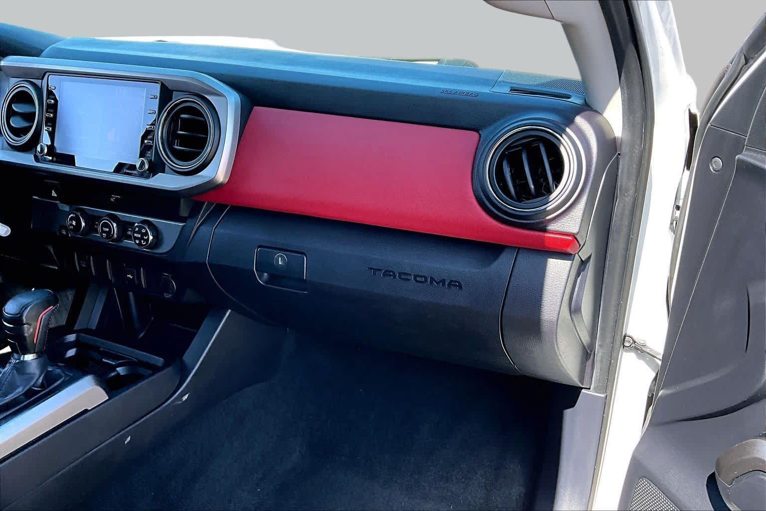 Used 2020 Toyota Tacoma SR5 RWD image 19
