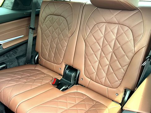 New 2027 BMW X7 xDrive40i w/ M Sport Package AWD/4WD image 18