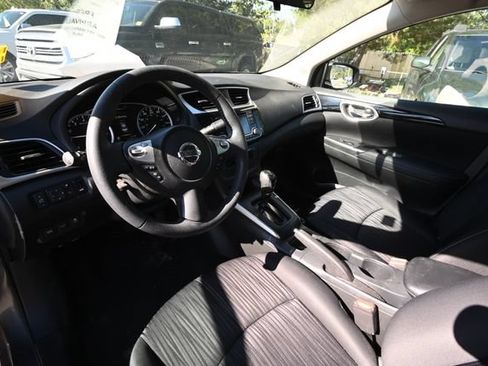 Used 2018 Nissan Sentra SV FWD image 9