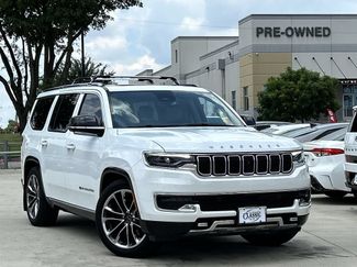 Used 2023 Jeep Wagoneer Series III w/ Premium Group I AWD/4WD video 1