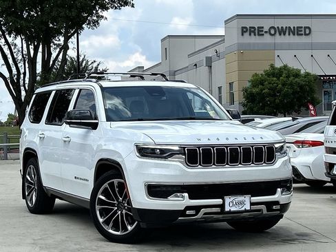 Used 2023 Jeep Wagoneer Series III w/ Premium Group I AWD/4WD image 1