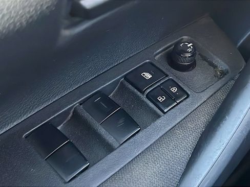 Used 2024 Toyota Corolla LE FWD image 17