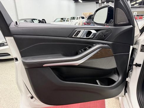Used 2021 BMW X5 xDrive40i w/ M Sport Package AWD/4WD image 16