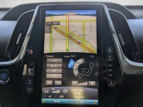 Used 2018 Toyota Prius Prime Premium image 13