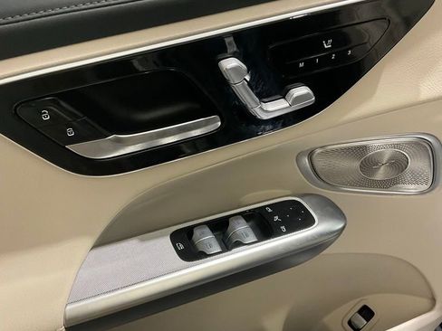 Used 2024 Mercedes-Benz GLC 300 4MATIC image 7