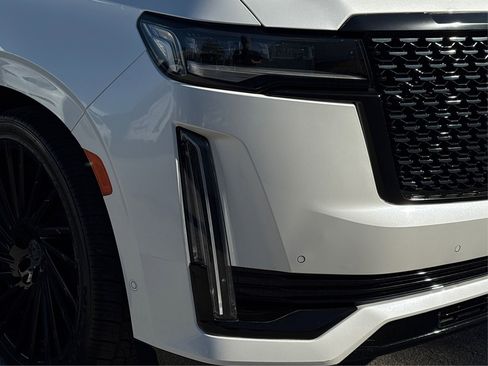 Used 2021 Cadillac Escalade Premium Luxury w/ Driver Assist Tech Package image 14