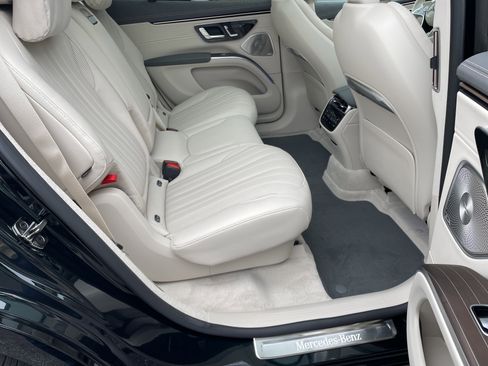 New 2026 Mercedes-Benz EQS 400 4MATIC SUV image 43