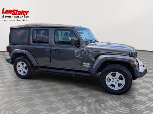 Used 2019 Jeep Wrangler Unlimited Sport S AWD/4WD image 6