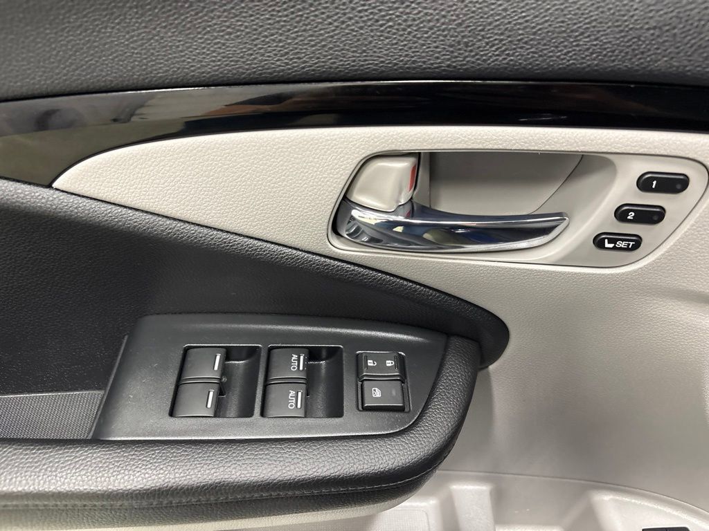 Used 2022 Honda Pilot Touring image 14