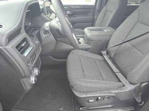 Used 2024 GMC Yukon XL SLE w/ Gmc Pro Safety Plus Package AWD/4WD image 27