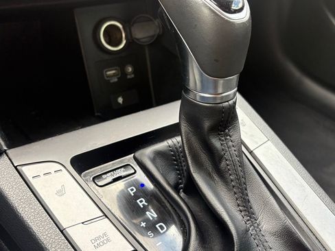 Used 2019 Hyundai Elantra Limited w/ Cargo Package image 21