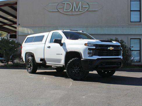 Used 2024 Chevrolet Silverado 2500 W/T w/ WT Convenience Package image 3