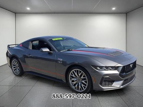 Used 2025 Ford Mustang GT Premium RWD image 7