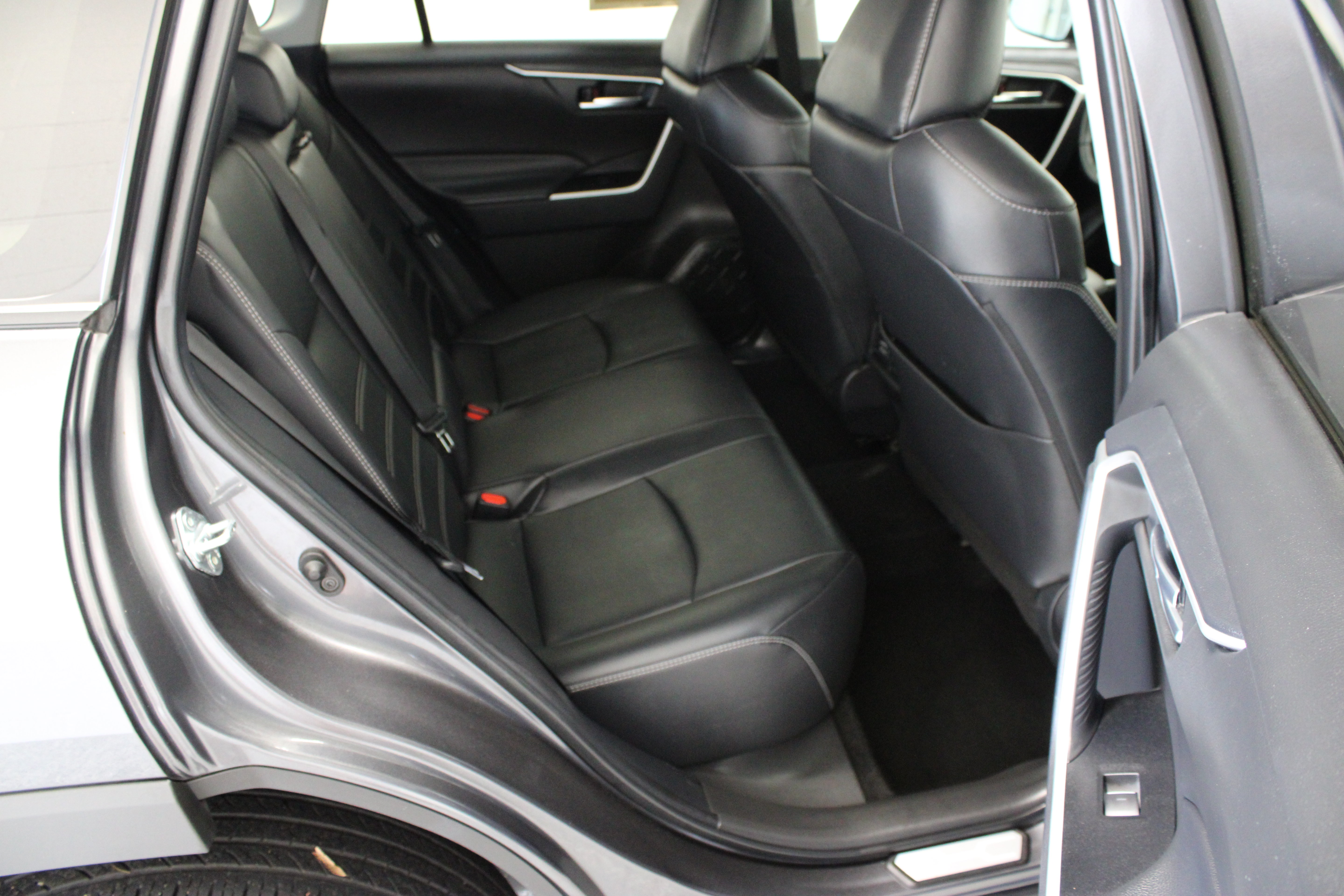 Certified 2025 Toyota RAV4 XLE Premium FWD image 33