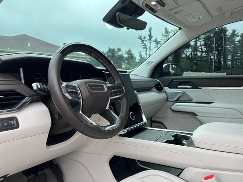 Used 2025 GMC Acadia Denali w/ Super Cruise Package AWD/4WD image 19