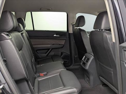 Used 2023 Volkswagen Atlas SE w/ Black Wheel Package FWD image 18