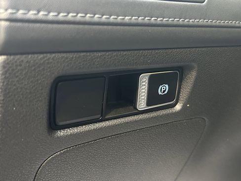 Used 2021 Hyundai Santa Fe Limited image 16