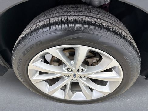 Used 2023 Ford Explorer Platinum w/ Premium Technology Package image 21