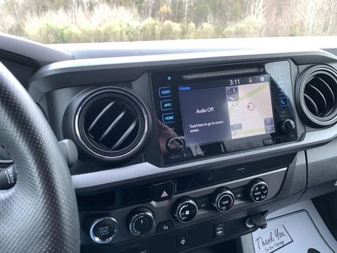 Used 2017 Toyota Tacoma 4x4 Double Cab image 15