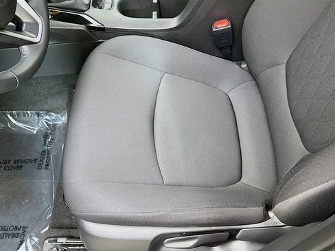 Used 2025 Toyota Corolla Cross LE AWD/4WD image 18