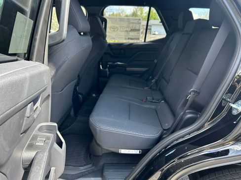 New 2026 Toyota 4Runner SR5 AWD/4WD image 27