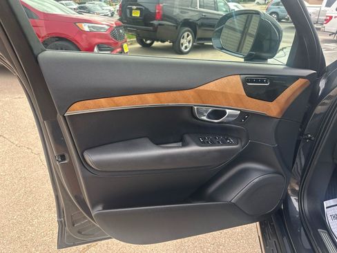 Used 2022 Volvo XC90 T6 Momentum w/ Advanced Package AWD/4WD image 9