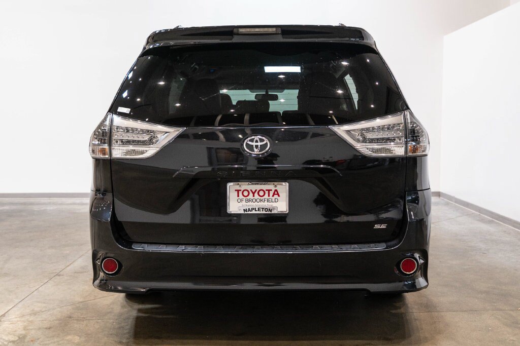 Used 2017 Toyota Sienna SE FWD image 8