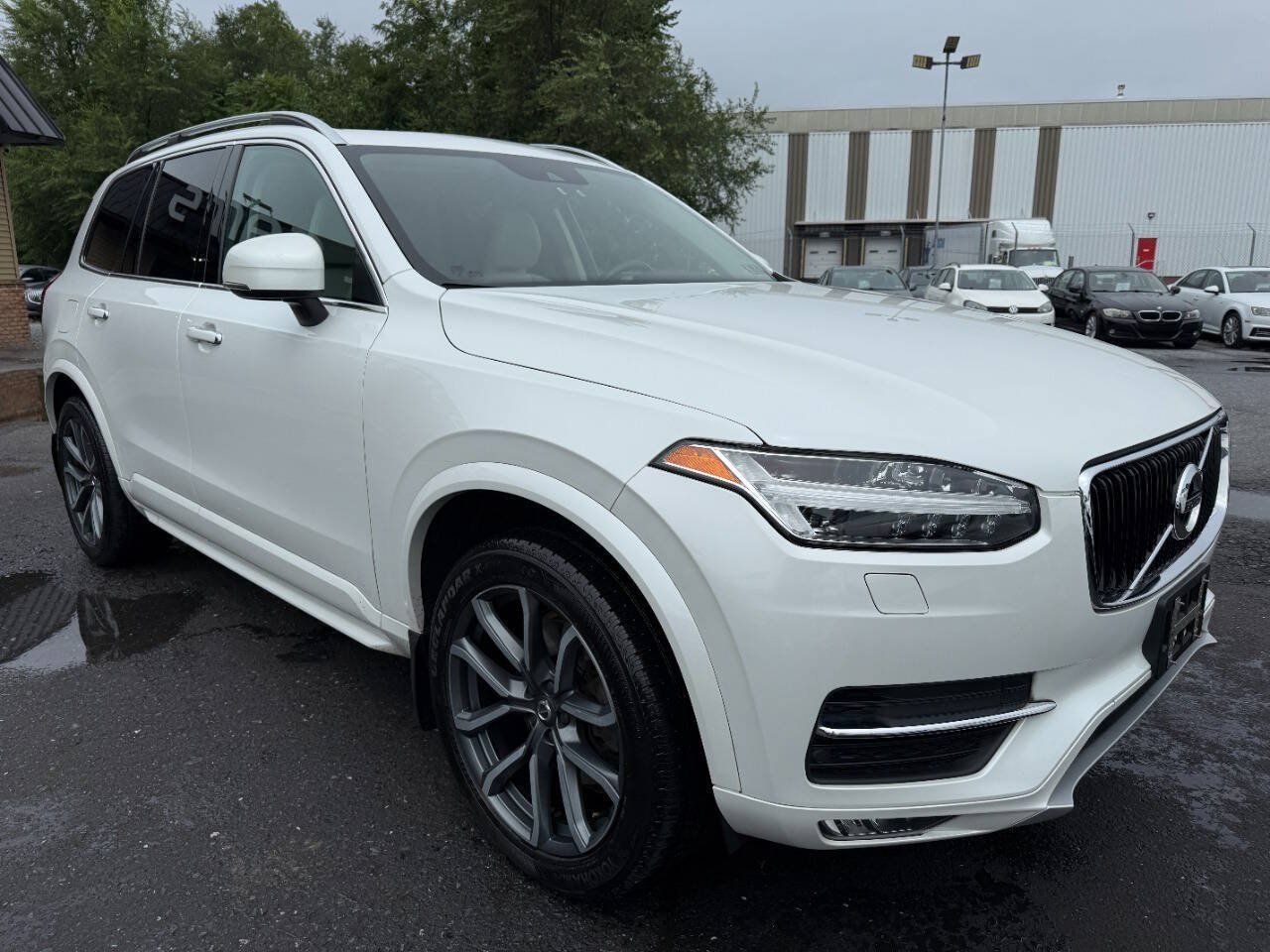 Used 2016 Volvo XC90 T6 Momentum w/ Momentum Plus Package AWD/4WD image 3